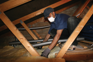 EnergyCare EnergyCare installer fitting loft insualtion